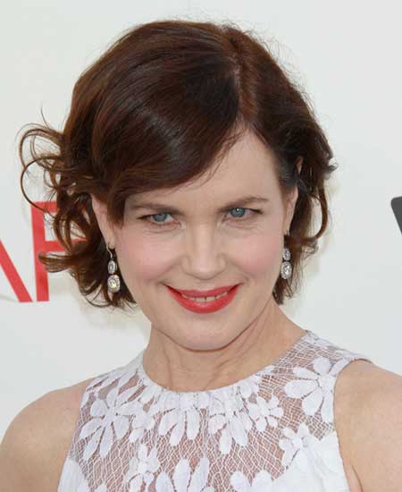 Elizabeth McGovern, side part with added waves