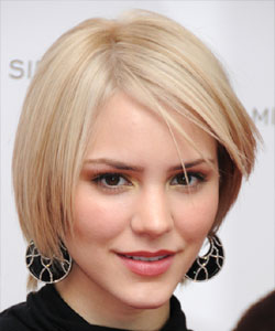 Katharine McPhee with bob razor-sliced haircut front 